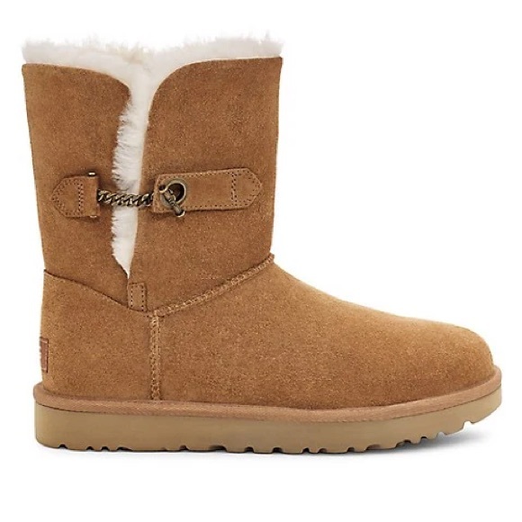 BNWT UGG size 7US W Estera boot in chestnut - Picture 2 of 4